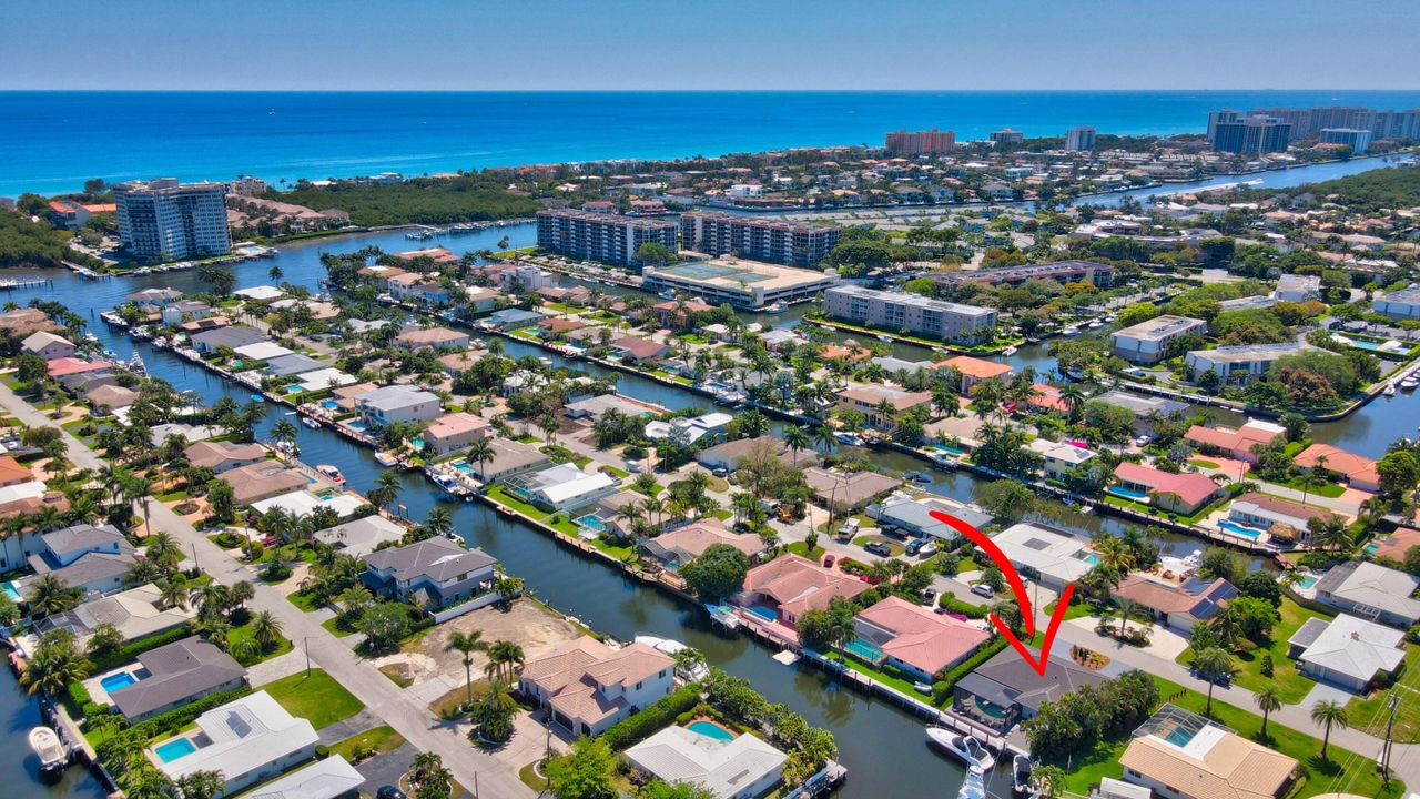 Recently Sold: $2,300,000 (3 beds, 2 baths, 1640 Square Feet)