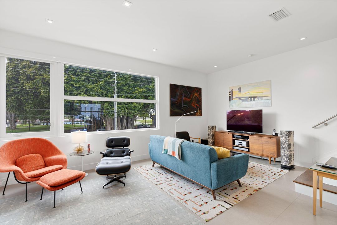 Recently Sold: $1,450,000 (3 beds, 3 baths, 2233 Square Feet)
