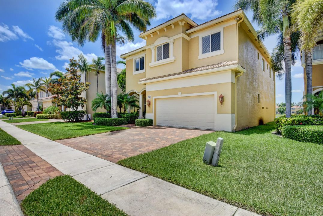 Recently Sold: $649,000 (5 beds, 3 baths, 3106 Square Feet)