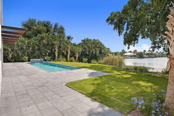 Recently Sold: $4,350,000 (5 beds, 4 baths, 3606 Square Feet)