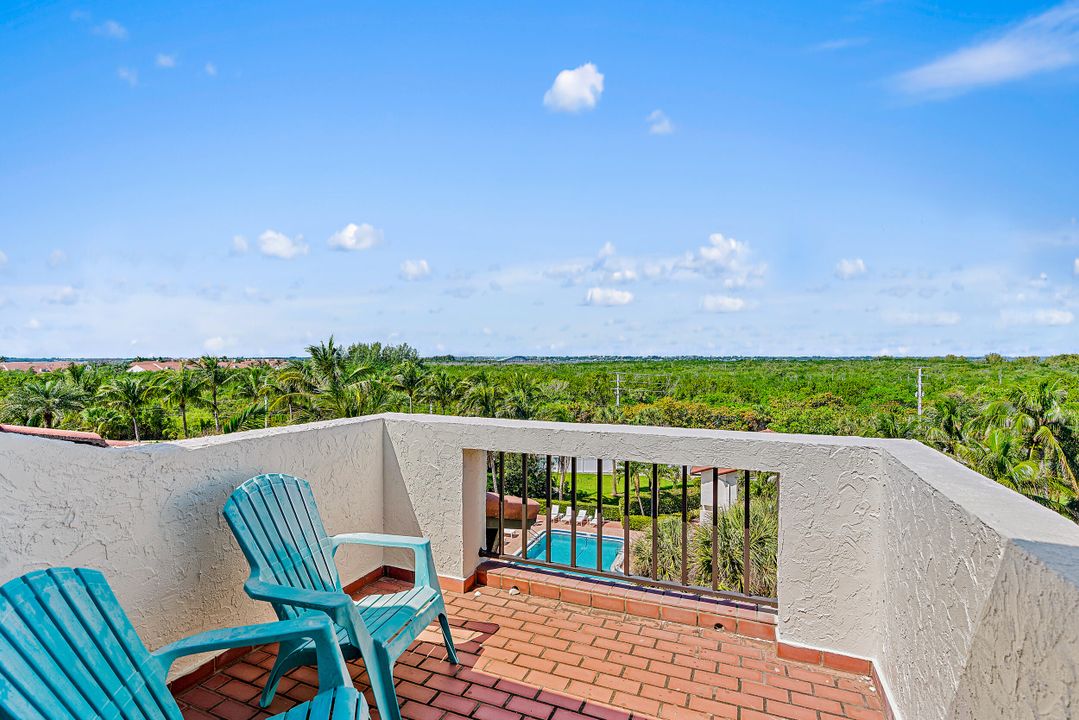 Recently Sold: $1,180,000 (2 beds, 2 baths, 1931 Square Feet)