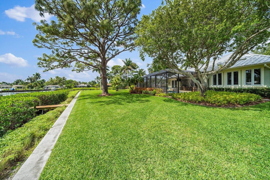 Recently Sold: $1,999,999 (4 beds, 3 baths, 3347 Square Feet)