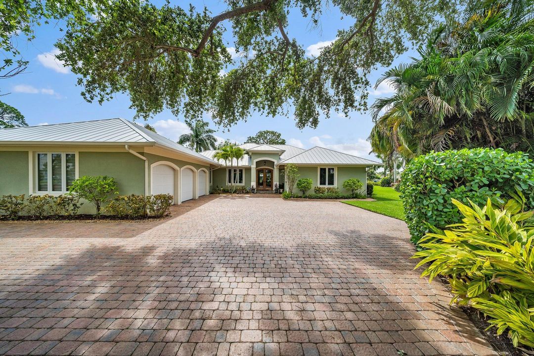 Recently Sold: $1,999,999 (4 beds, 3 baths, 3347 Square Feet)