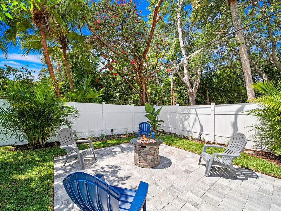 Recently Sold: $1,085,000 (3 beds, 2 baths, 2206 Square Feet)
