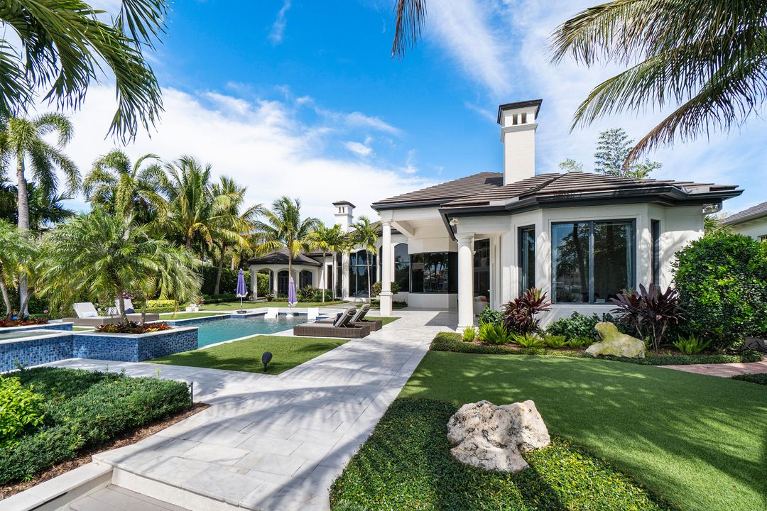 Recently Sold: $11,000,000 (5 beds, 5 baths, 7820 Square Feet)