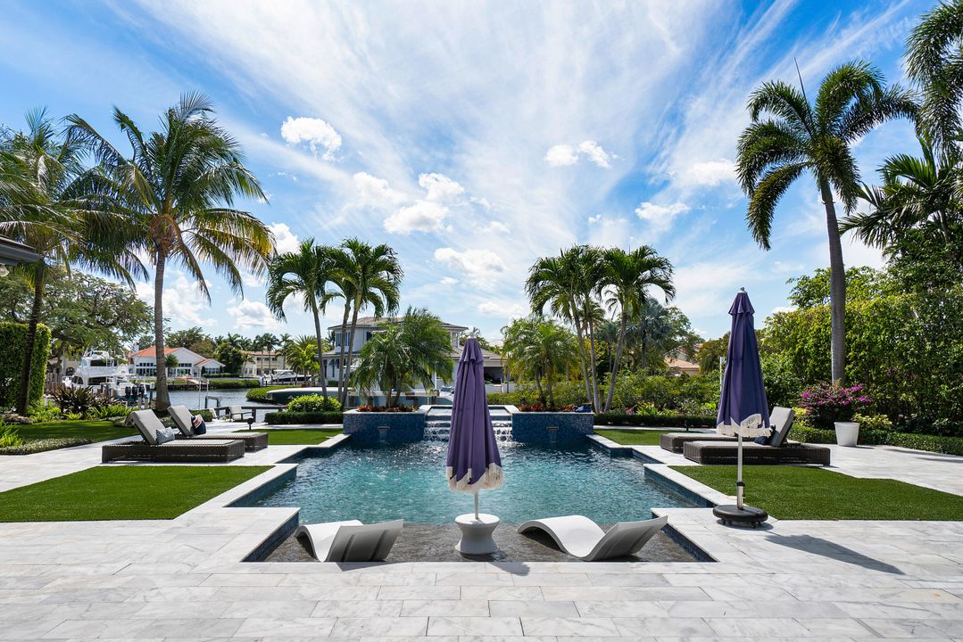 Recently Sold: $11,000,000 (5 beds, 5 baths, 7820 Square Feet)