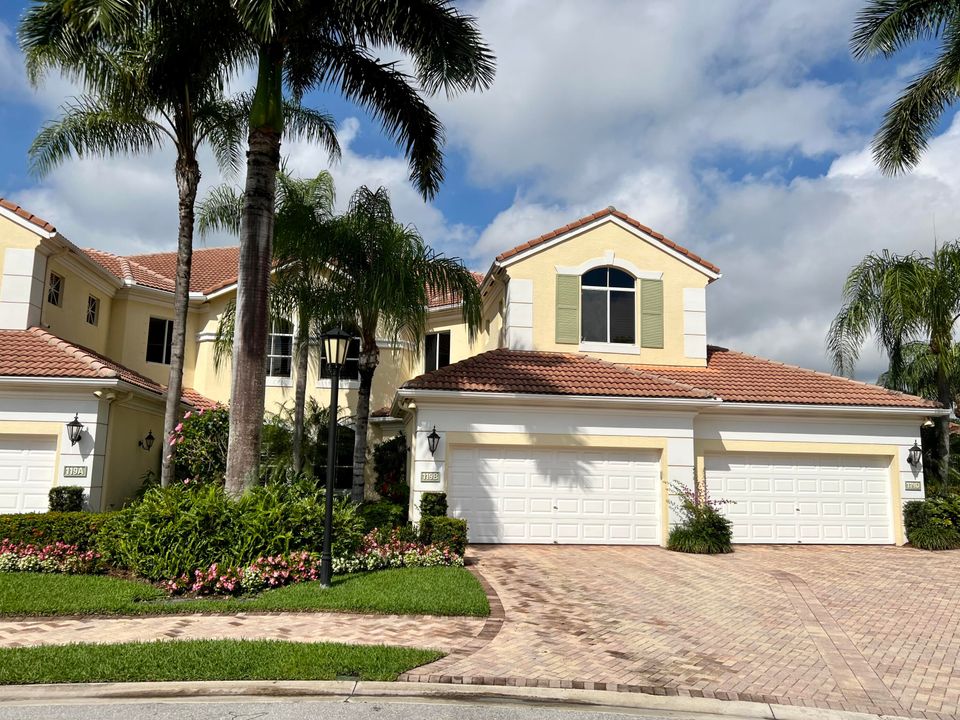 Recently Sold: $499,000 (3 beds, 3 baths, 2347 Square Feet)