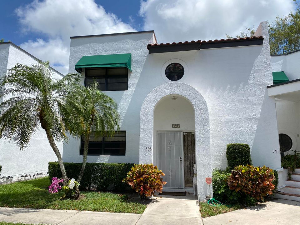 Recently Sold: $385,000 (3 beds, 3 baths, 1616 Square Feet)