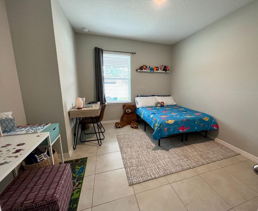 Active With Contract: $3,200 (3 beds, 2 baths, 1422 Square Feet)