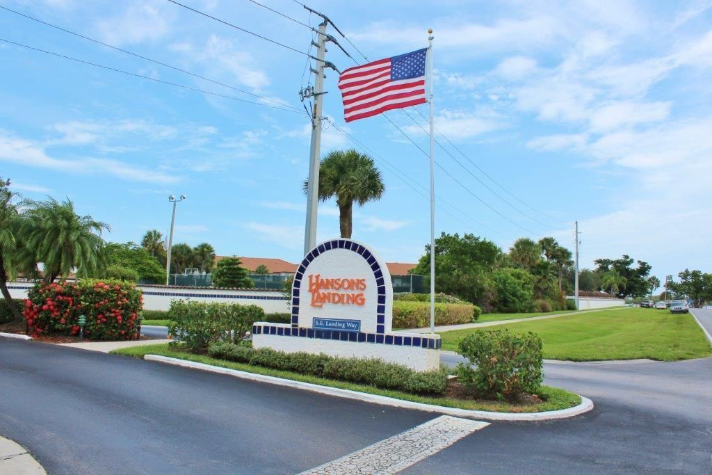 最近售出: $449,900 (3 贝兹, 2 浴室, 1590 平方英尺)