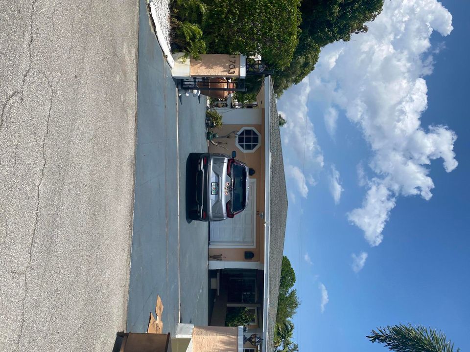 Vendido Recientemente: $469,900 (3 camas, 2 baños, 1595 Pies cuadrados)