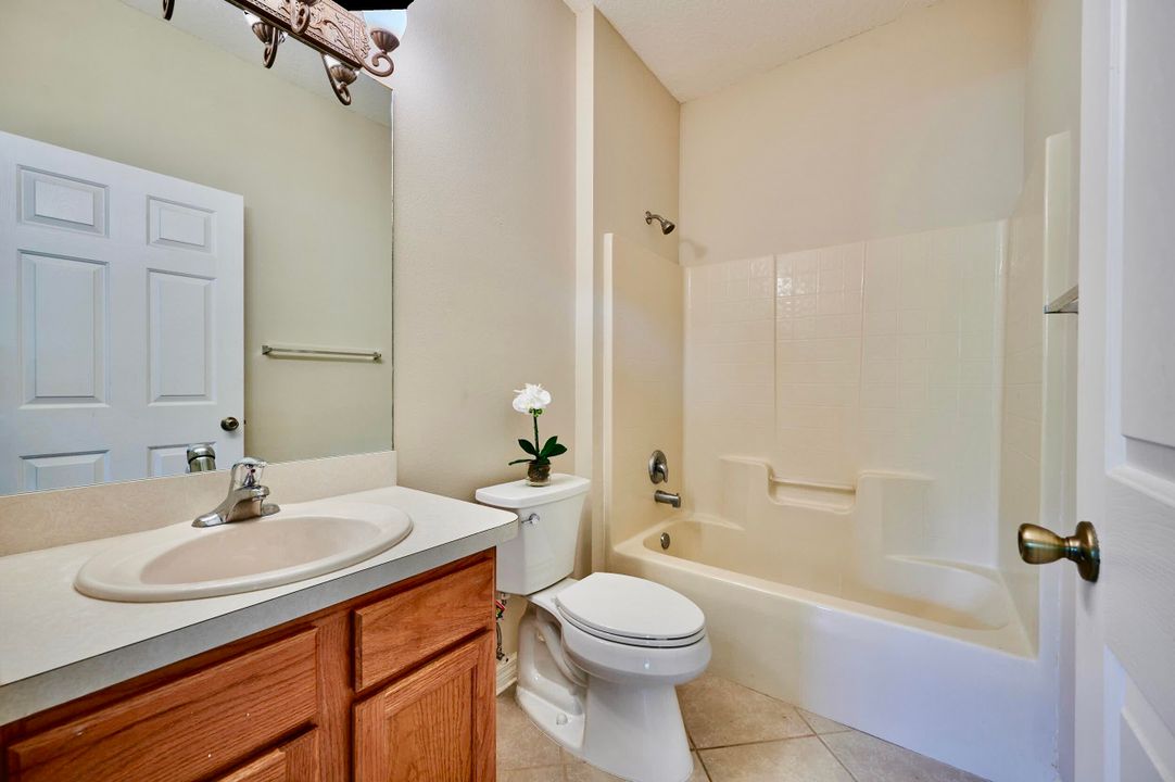 最近租的: $2,000 (3 贝兹, 2 浴室, 2000 平方英尺)