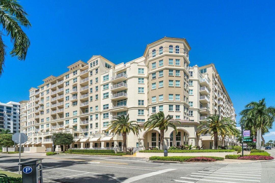 Recently Sold: $715,000 (2 beds, 2 baths, 1310 Square Feet)