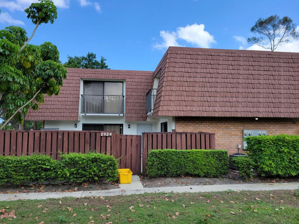 Недавно продано: $265,000 (2 спален, 2 ванн, 1236 Квадратных фут)