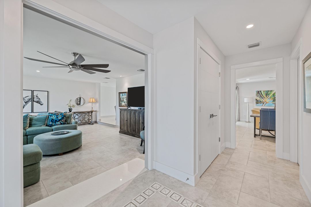 Recently Sold: $5,400,000 (5 beds, 4 baths, 2972 Square Feet)