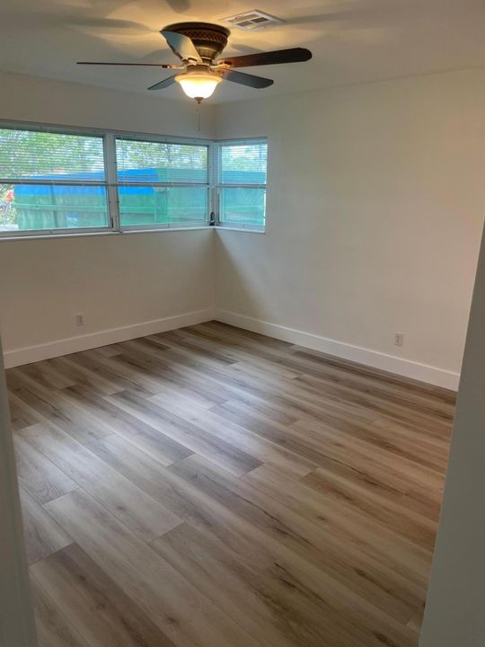 Active With Contract: $3,500 (3 beds, 2 baths, 1438 Square Feet)