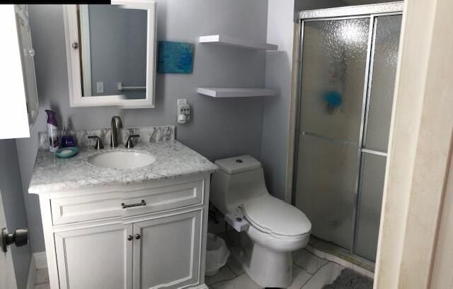 Active With Contract: $1,900 (2 beds, 2 baths, 1084 Square Feet)