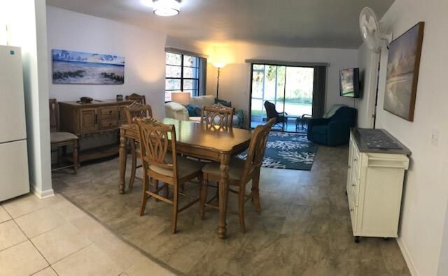 Active With Contract: $1,900 (2 beds, 2 baths, 1084 Square Feet)