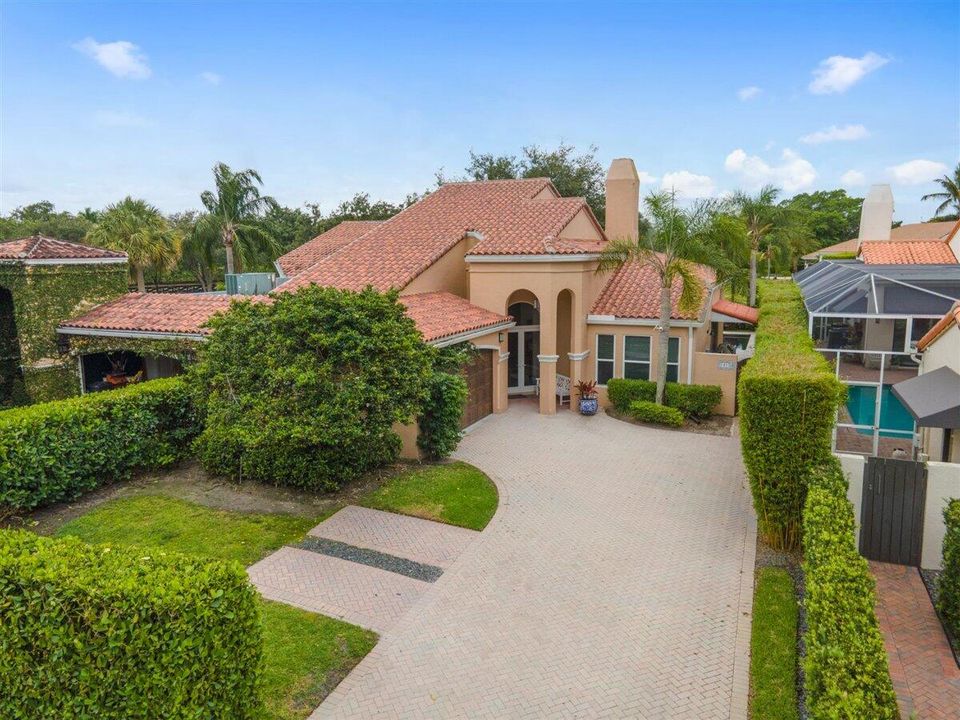 Recently Sold: $2,200,000 (3 beds, 3 baths, 2101 Square Feet)