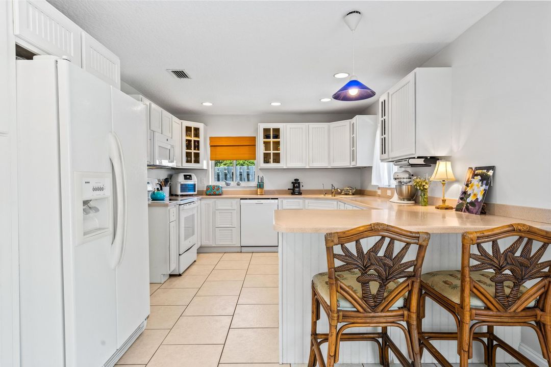 Recently Sold: $1,900,000 (2 beds, 2 baths, 1628 Square Feet)