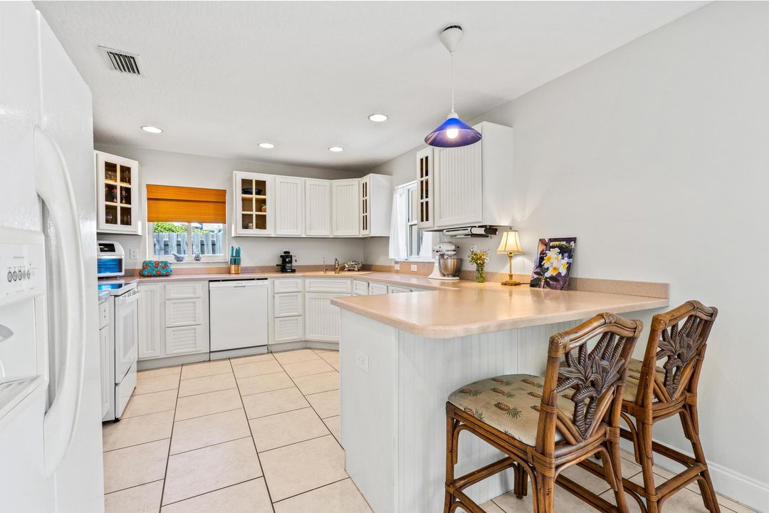 Recently Sold: $1,900,000 (2 beds, 2 baths, 1628 Square Feet)