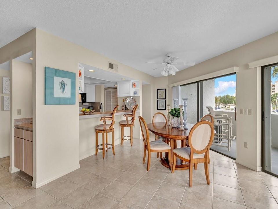 Recently Sold: $420,000 (2 beds, 2 baths, 1580 Square Feet)