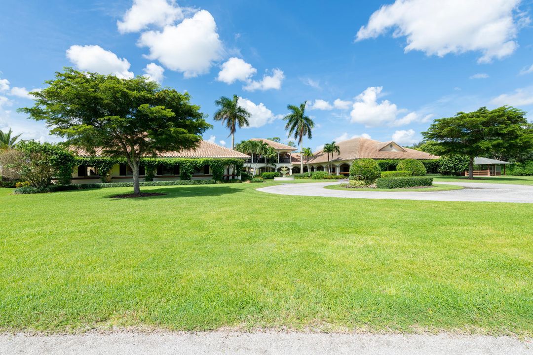Recently Sold: $7,000,000 (4 beds, 4 baths, 5721 Square Feet)