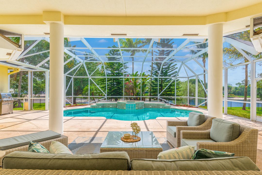 Vendido Recientemente: $1,290,000 (5 camas, 3 baños, 3662 Pies cuadrados)