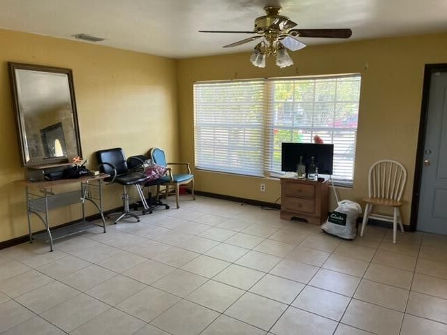 Recently Sold: $180,000 (3 beds, 2 baths, 1635 Square Feet)