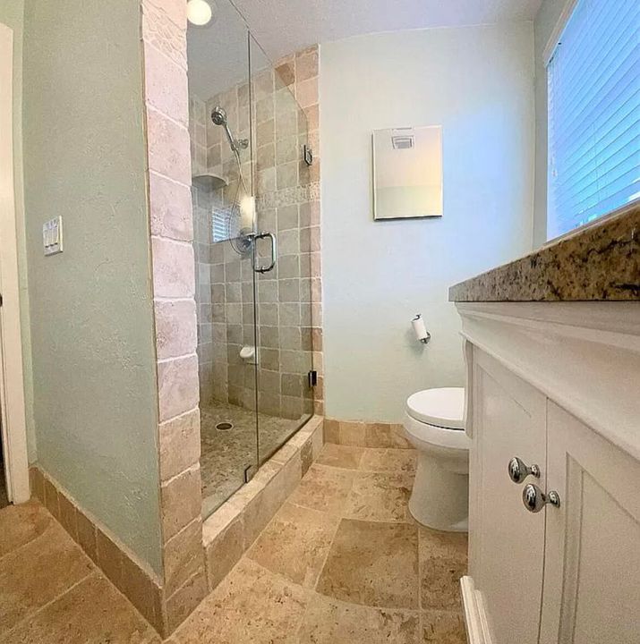 最近售出: $395,000 (2 贝兹, 2 浴室, 1250 平方英尺)