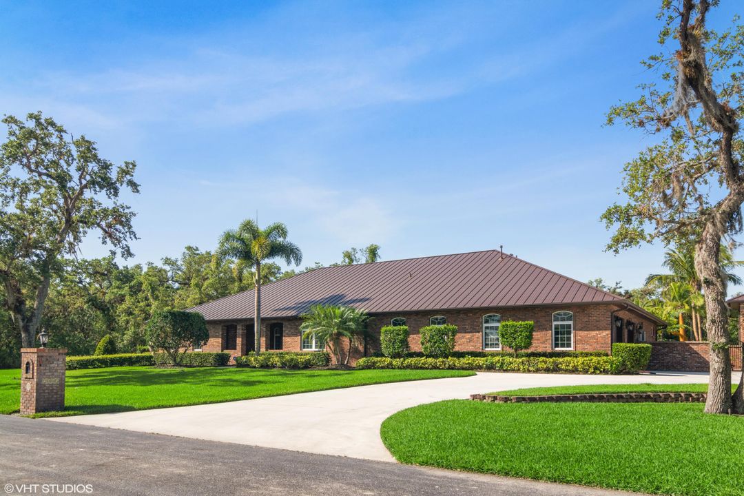 Recently Sold: $1,600,000 (4 beds, 5 baths, 3821 Square Feet)