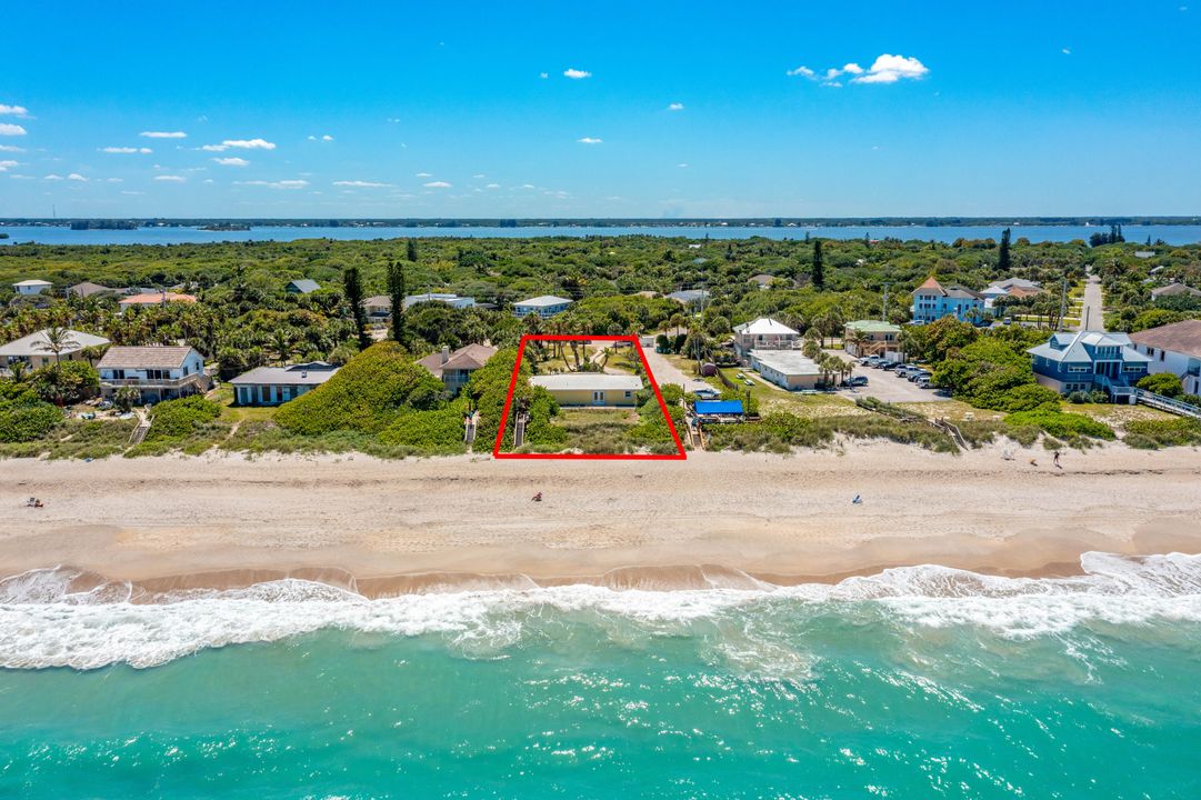 Recently Sold: $1,900,000 (2 beds, 2 baths, 1628 Square Feet)