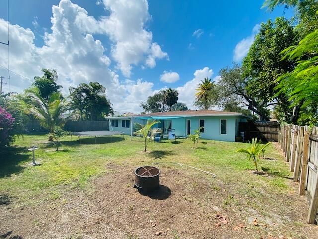 Recently Sold: $599,900 (3 beds, 2 baths, 1620 Square Feet)