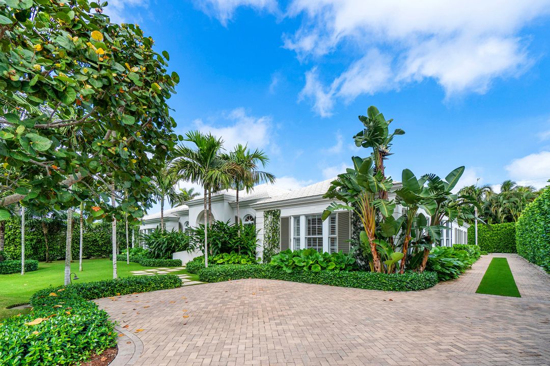Recently Sold: $16,900,000 (4 beds, 5 baths, 4393 Square Feet)