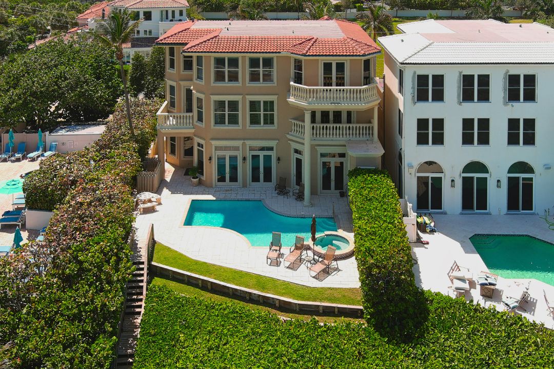 Recently Sold: $9,575,000 (4 beds, 6 baths, 6368 Square Feet)