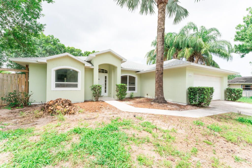 Recently Sold: $365,000 (3 beds, 2 baths, 1690 Square Feet)