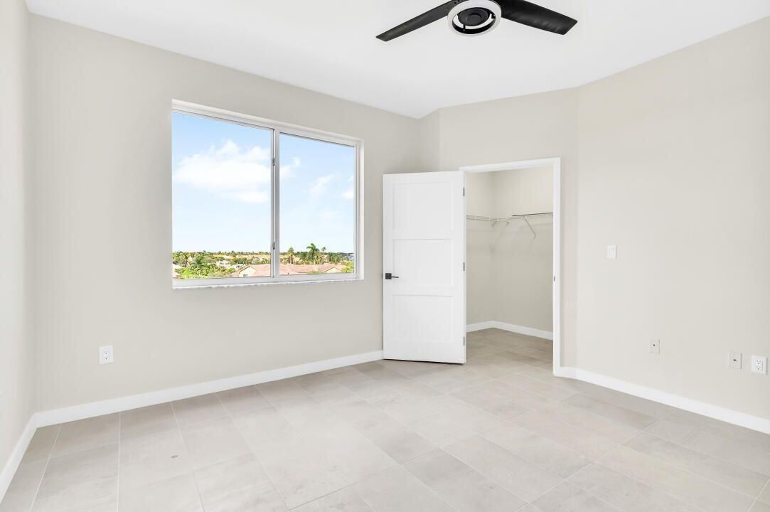 Recently Sold: $399,000 (2 beds, 2 baths, 1061 Square Feet)