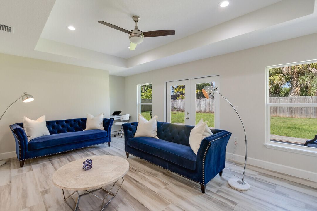 Active With Contract: $444,000 (4 beds, 2 baths, 2118 Square Feet)