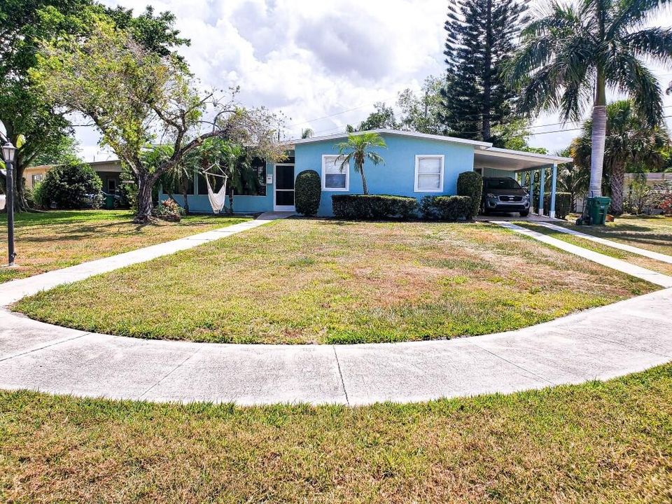 最近售出: $335,000 (3 贝兹, 2 浴室, 1206 平方英尺)