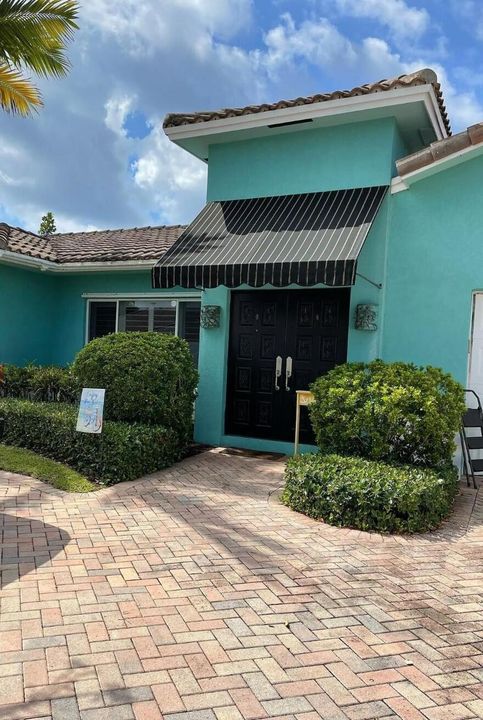 Recently Sold: $2,000,000 (3 beds, 2 baths, 2076 Square Feet)