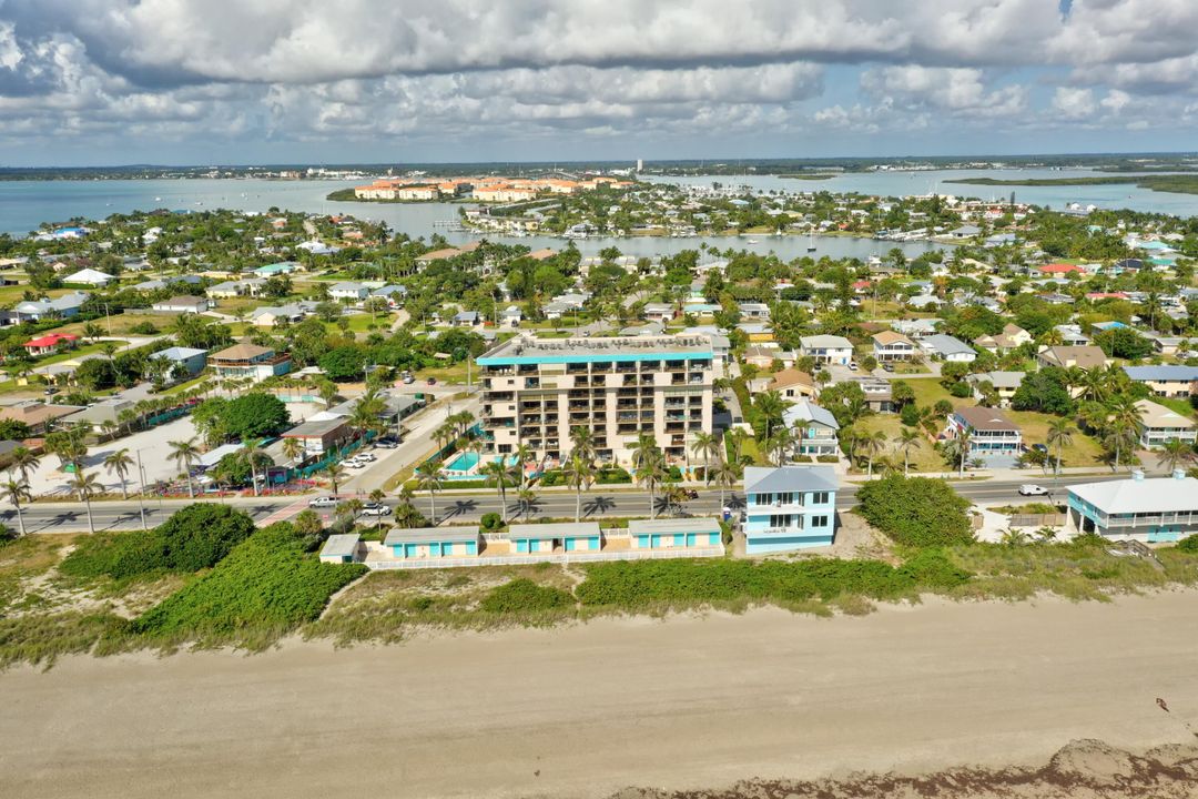 Active With Contract: $595,000 (2 beds, 2 baths, 1475 Square Feet)