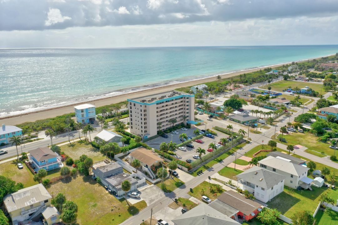 Active With Contract: $595,000 (2 beds, 2 baths, 1475 Square Feet)