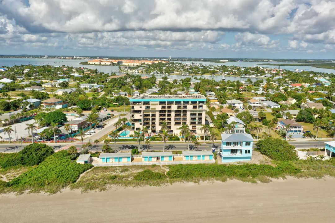 Active With Contract: $595,000 (2 beds, 2 baths, 1475 Square Feet)