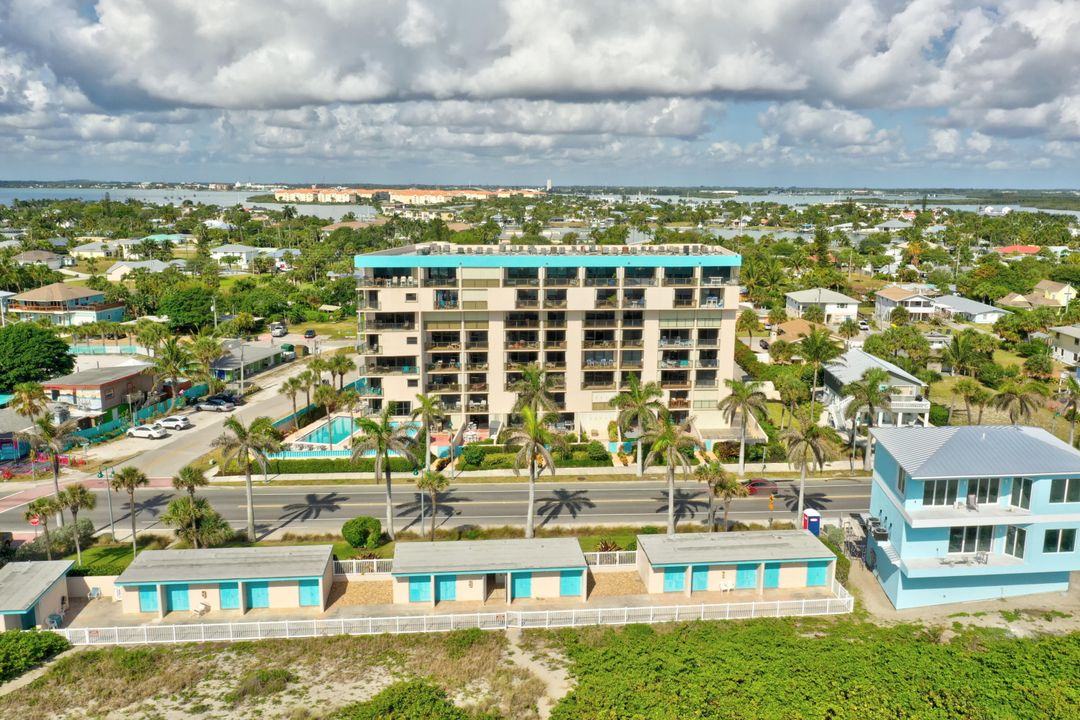 Active With Contract: $595,000 (2 beds, 2 baths, 1475 Square Feet)