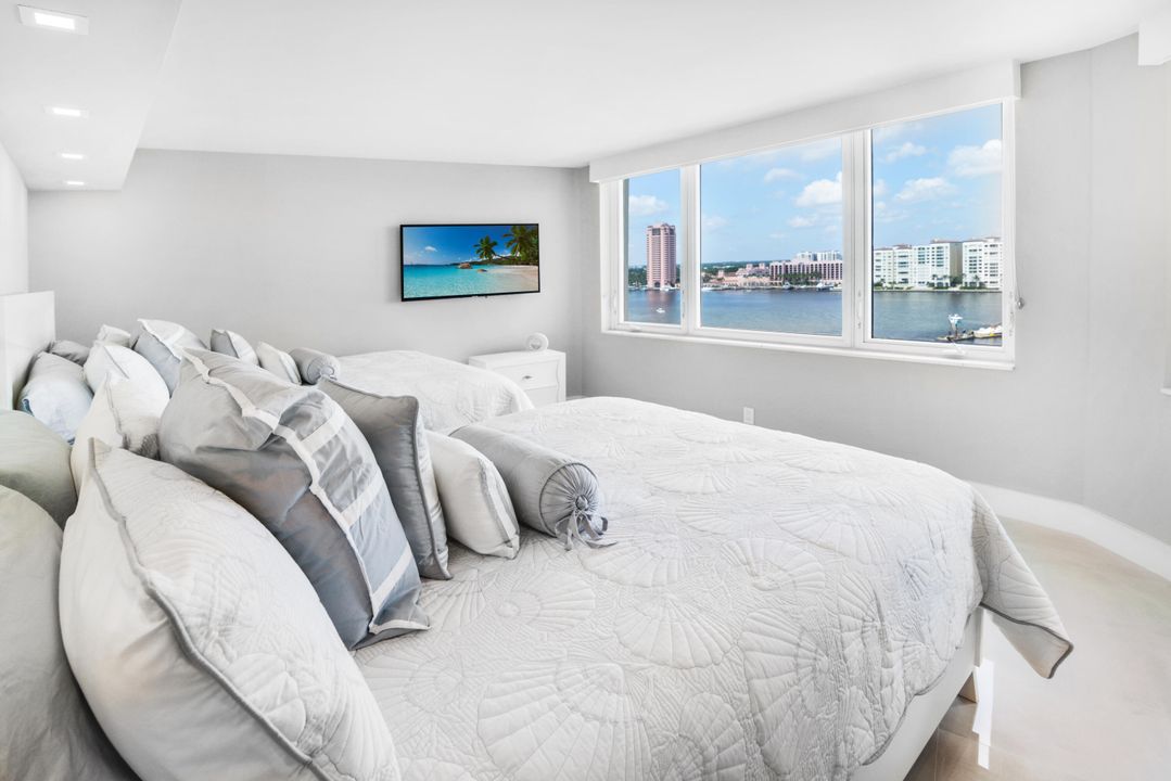 Recently Sold: $1,399,000 (2 beds, 2 baths, 1351 Square Feet)