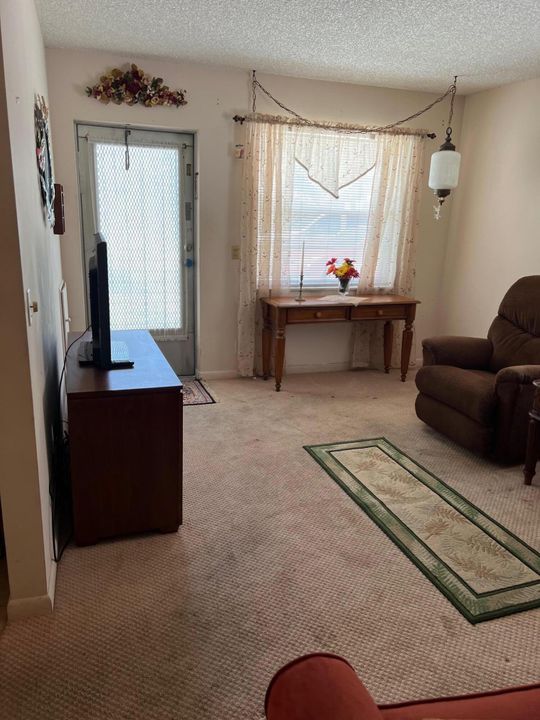 Recently Rented: $1,500 (1 beds, 1 baths, 598 Square Feet)