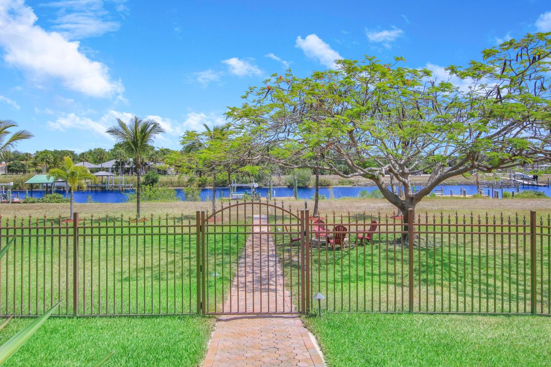 Recently Sold: $1,299,000 (4 beds, 3 baths, 3299 Square Feet)