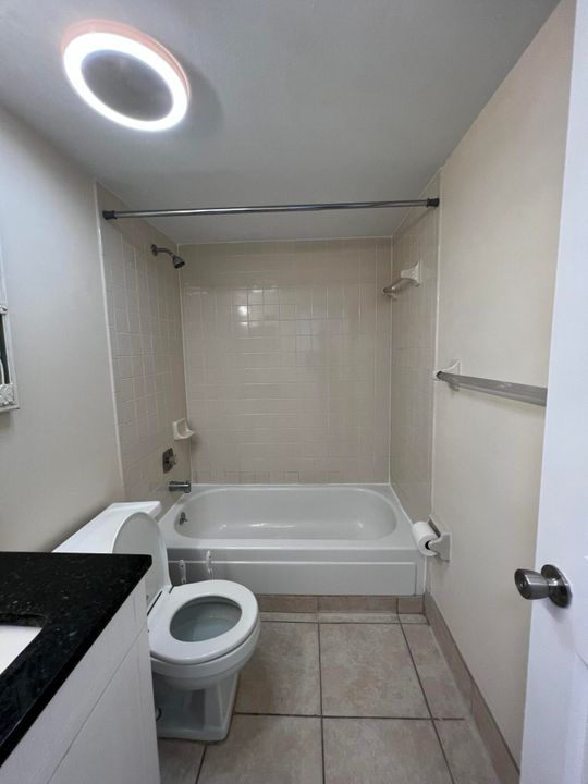 Недавно арендовано: $1,350 (1 спален, 1 ванн, 5500 Квадратных фут)
