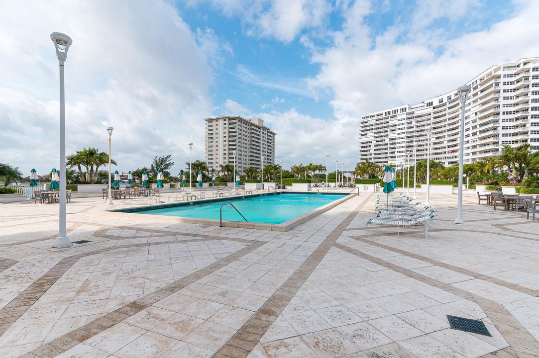 Recently Sold: $1,399,999 (2 beds, 2 baths, 2011 Square Feet)
