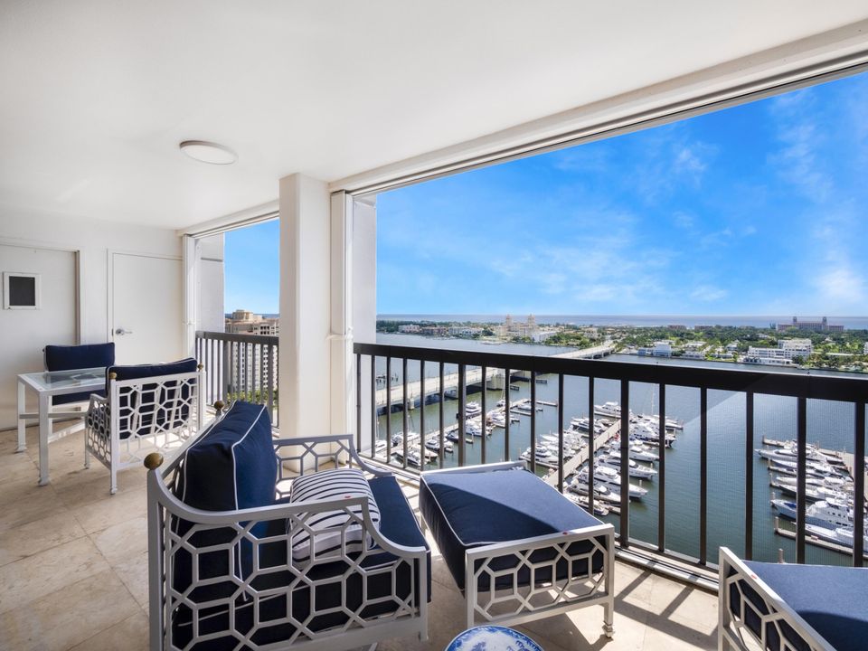Recently Sold: $3,450,000 (3 beds, 2 baths, 2109 Square Feet)